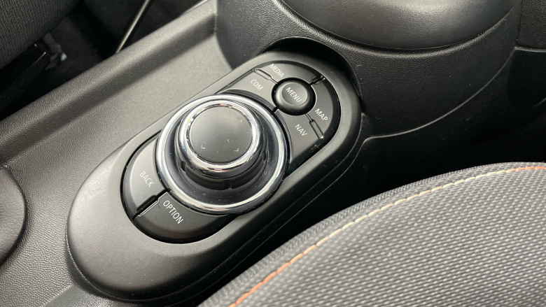 MINI Hatchback 1.5 Cooper Classic 3dr Petrol Hatchback